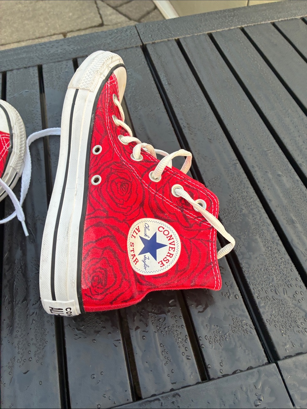 Women’s Converse  Red High-Top Sneakers with Floral Print Worn 2x Sz 8 - Picture 3 of 8